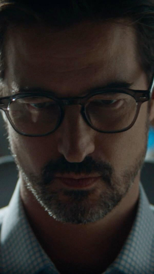 Video zeigt, wie ein Mann den Kia PV5 Passenger den ganzen Tag nutzt – vom Feierabend bis zum Fußballspiel mit den Kids. Vielseitige Features, die Deinen Alltag leichter machen.